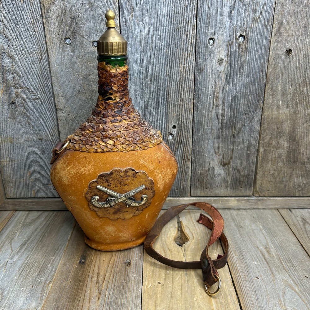Vintage Italian Leather Wrapped Glass Decanter Canteen Crossed Revolvers Italy *